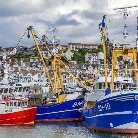 Lobster Pot Apartment With Stunning Harbour And Sea Views And Free Parking For One Car & Pet Friendly Brixham Exterior photo