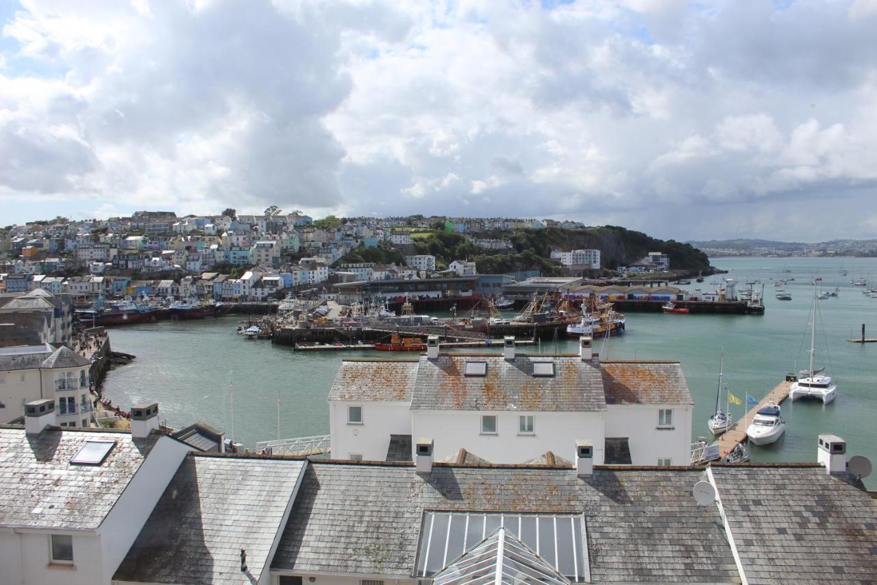 Lobster Pot Apartment With Stunning Harbour And Sea Views And Free Parking For One Car & Pet Friendly Brixham Exterior photo