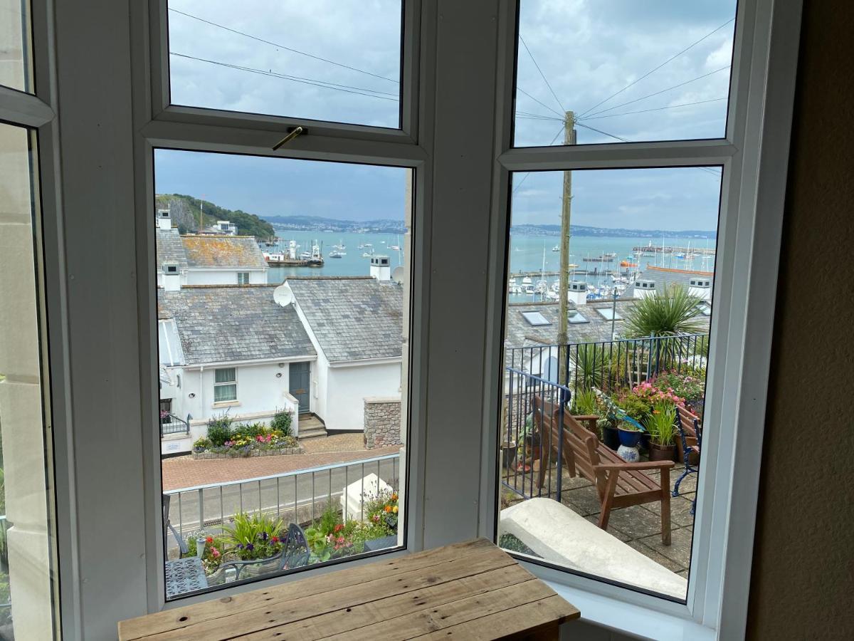 Lobster Pot Apartment With Stunning Harbour And Sea Views And Free Parking For One Car & Pet Friendly Brixham Exterior photo