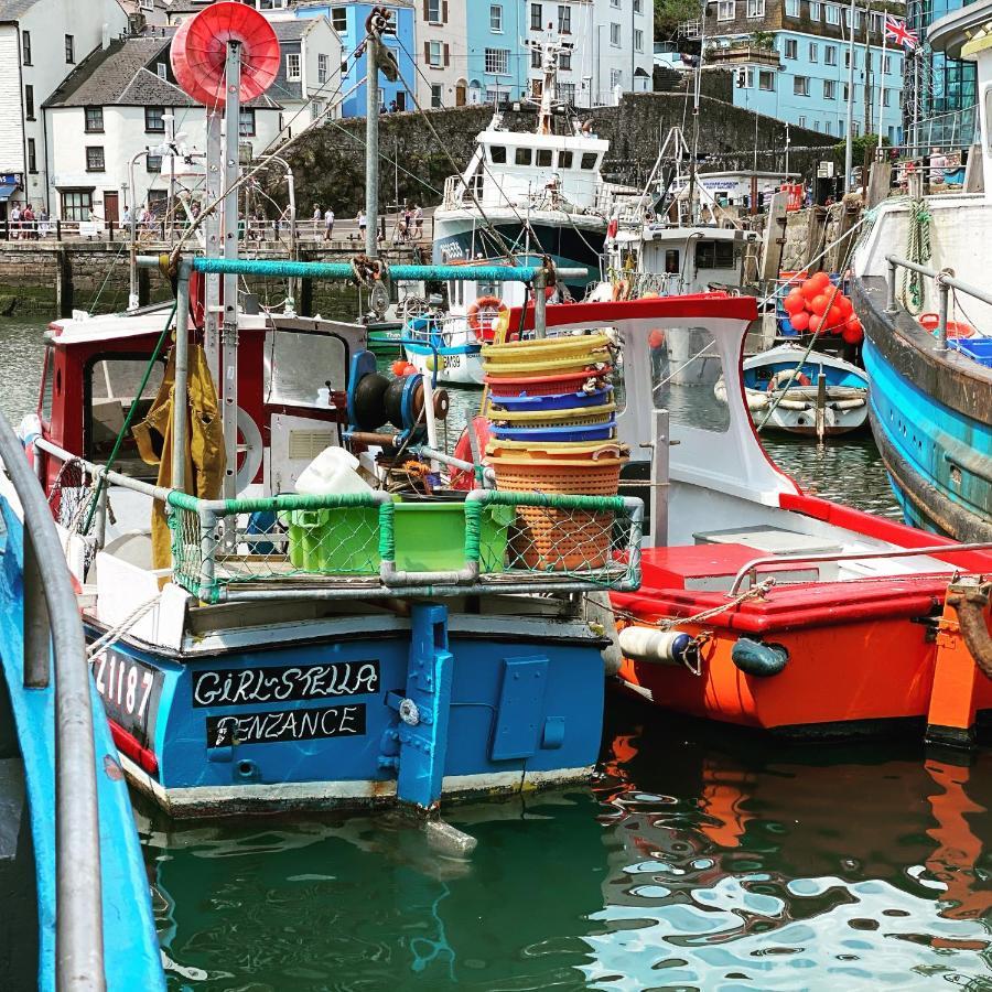 Lobster Pot Apartment With Stunning Harbour And Sea Views And Free Parking For One Car & Pet Friendly Brixham Exterior photo