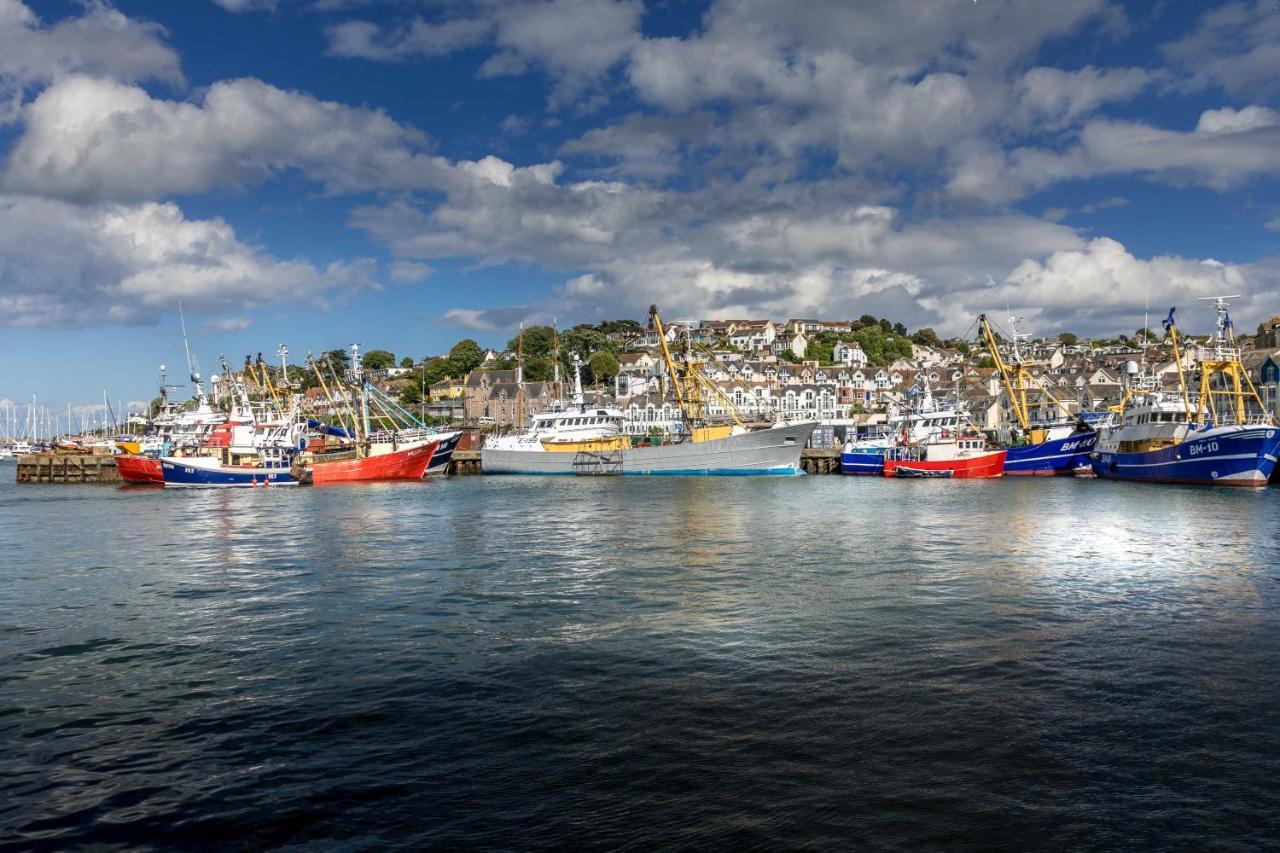 Lobster Pot Apartment With Stunning Harbour And Sea Views And Free Parking For One Car & Pet Friendly Brixham Exterior photo